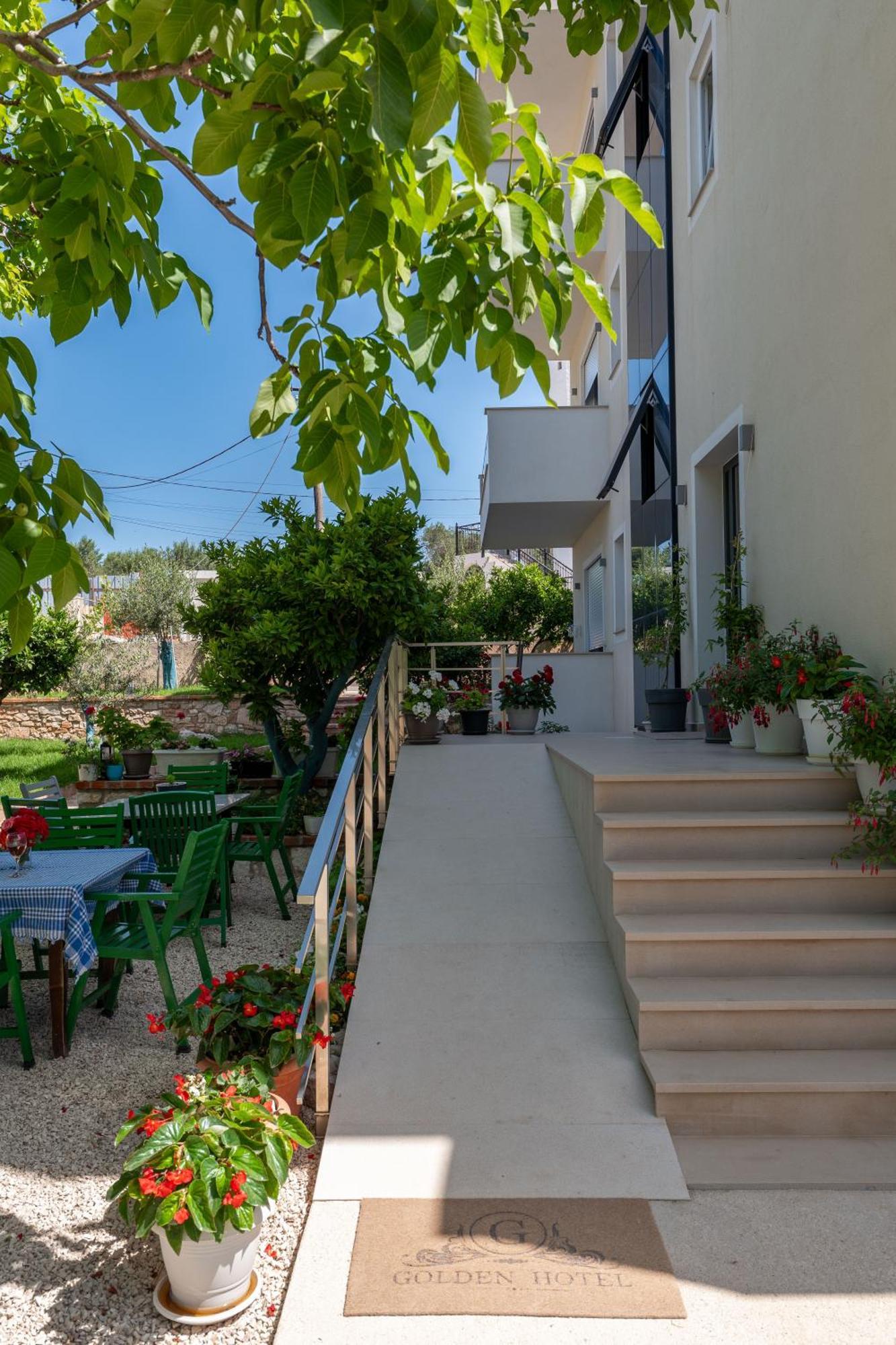 Hotel Golden 4*