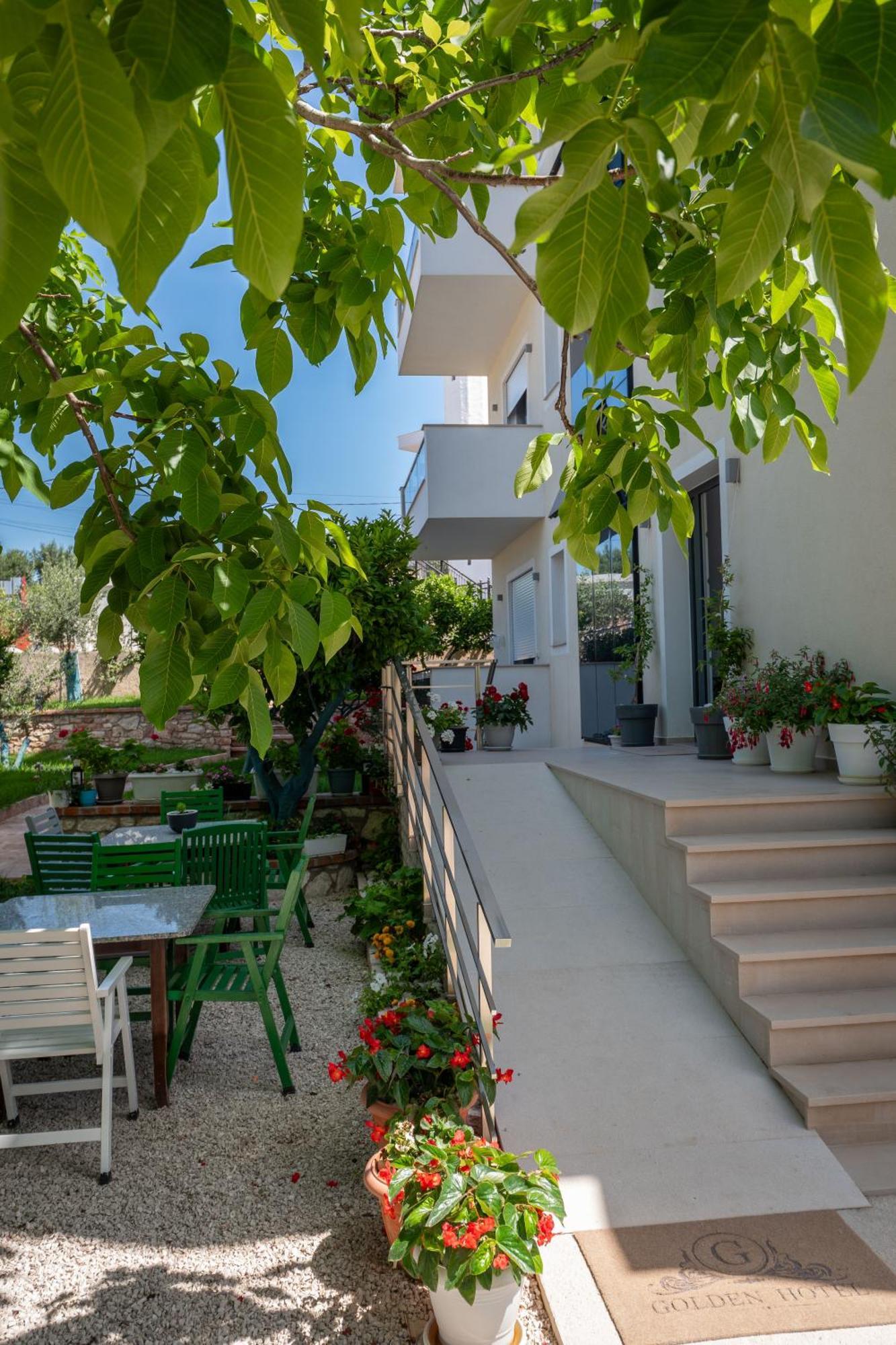 Hotel Golden 4*
